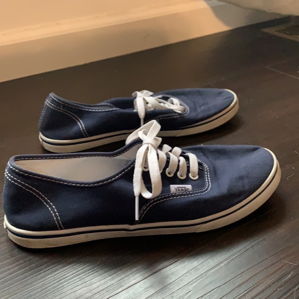 Vans - Picture 2 of 6